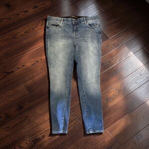 Plus Size Torrid Skinny Bombshell Jeans Size 18R 36x27 #205